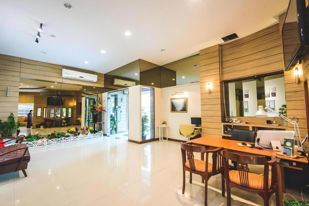 New Suanmali hotel Bangkok Dış mekan fotoğraf